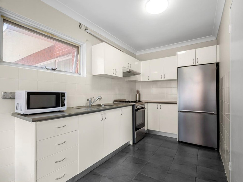 Buyers Agent Purchase in Eastlakes - Kitchen