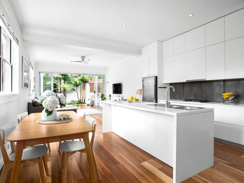 Buyers Agent Purchase in Curlewis St, Bondi Beach, Sydney - Kitchen