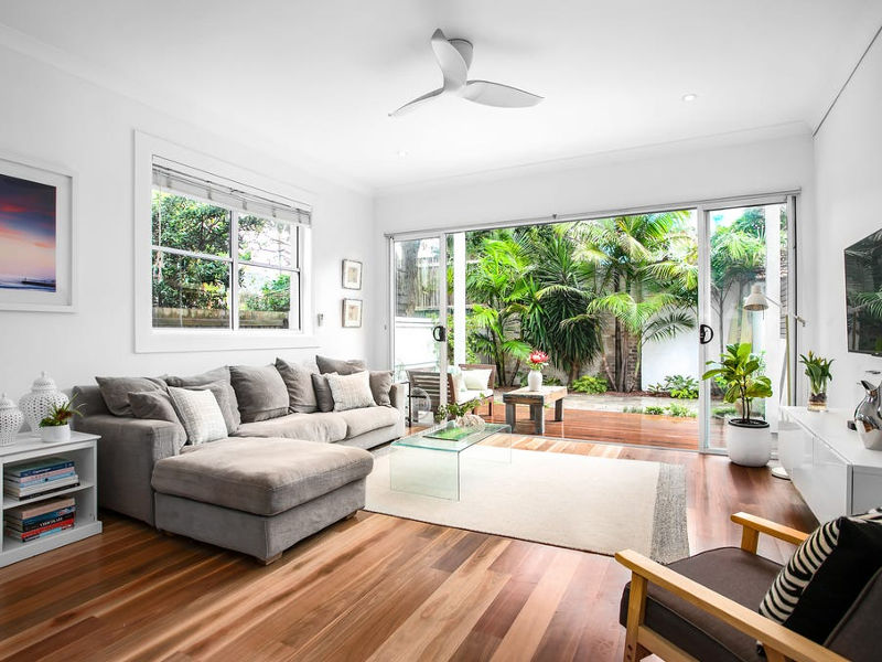Buyers Agent Purchase in Curlewis St, Bondi Beach, Sydney - Living Room