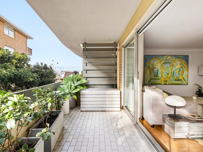 Buyers Agent Purchase Bennett St, Bondi Outside Living Room