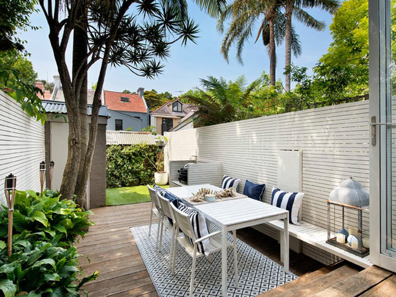 Buyers Agent Purchase in Paddington, Sydney - Yard with Table Picnik