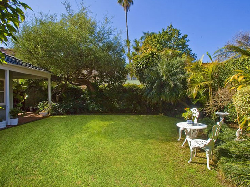 Home Buyer in Court Double Bay, Sydney - Backyard