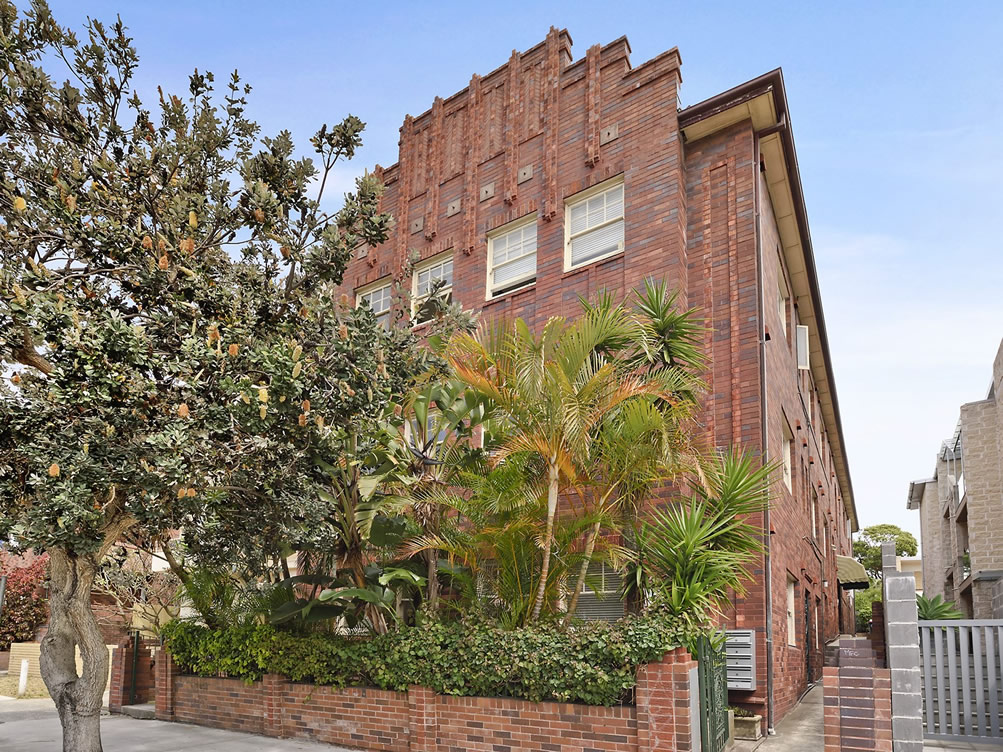 Home Buyer in Curlewis Bondi, Sydney - Facade