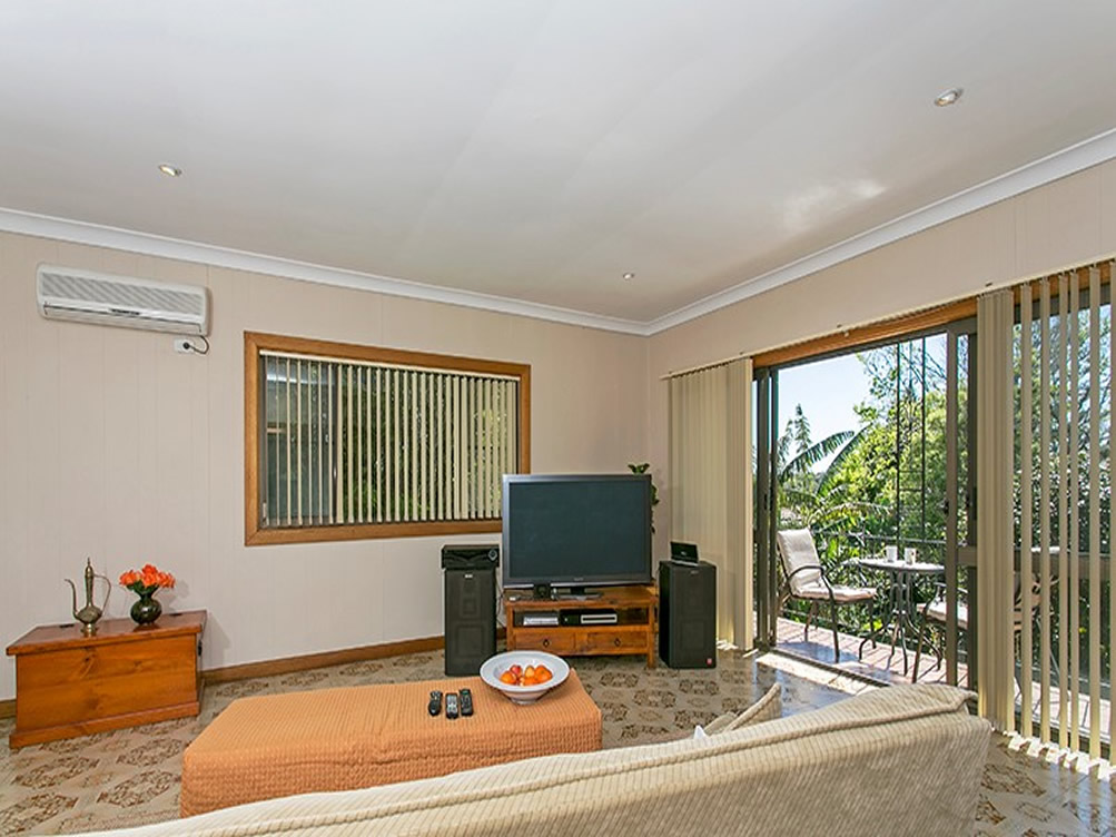 Home Buyer in Earlwood, Sydney - Liiving Room