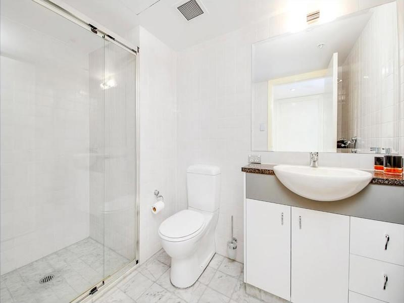 Home Buyer in Woolloomooloo, Sydney - Bathroom