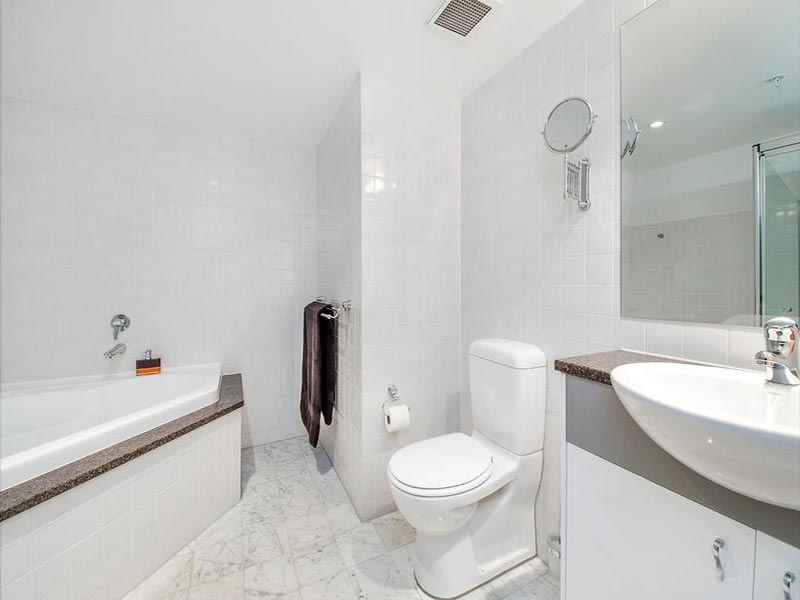 Home Buyer in Woolloomooloo, Sydney - Bathroom
