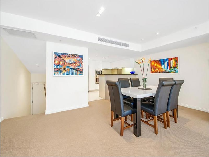 Home Buyer in Woolloomooloo, Sydney - Dining