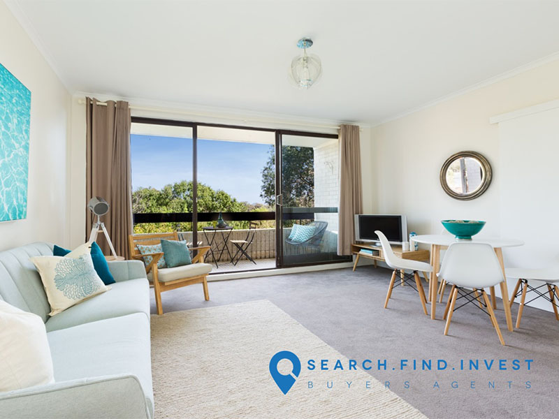 Buyers Agent Purchase in Lower North Shore, Sydney - Living Room