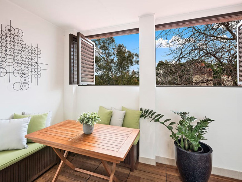 Off-Market Purchase in Eastern Suburbs Parkside Apartment, Sydney -  Living Room