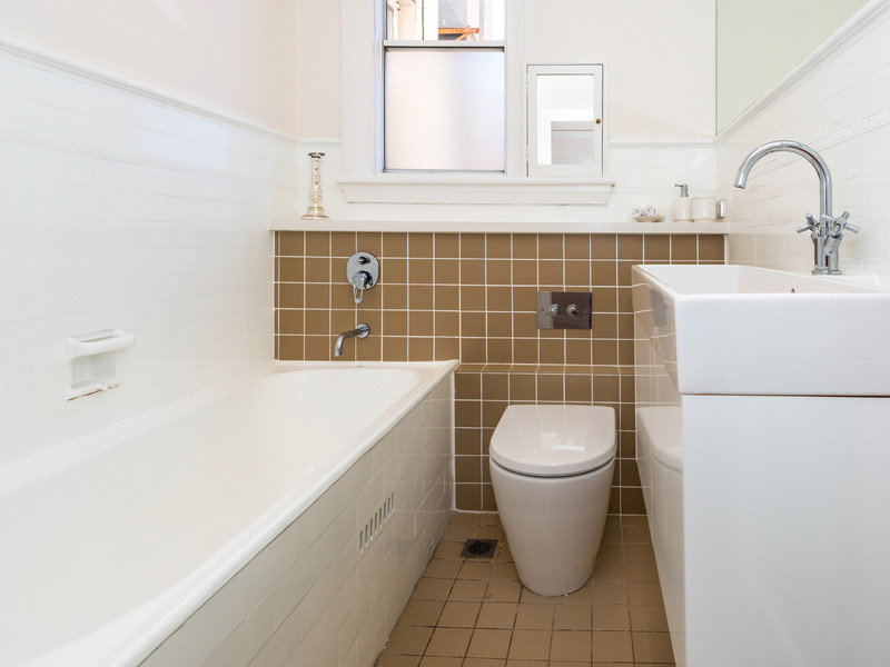 Investment Property in William Woolloomooloo, Sydney - Bathroom