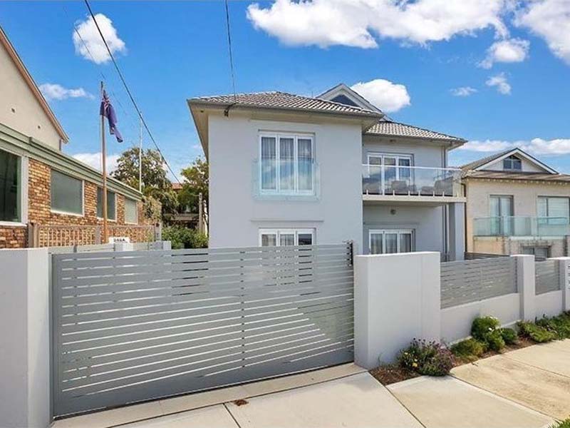 eastern suburbs apartment with a view-building