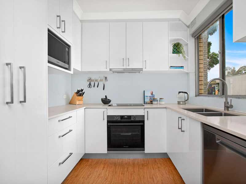 Buyers Agent Purchase North Bondi Buyer-kitchen