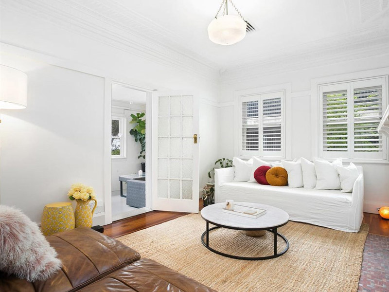 buyers agent purchase eastern suburbs beaches buyer-livingroom