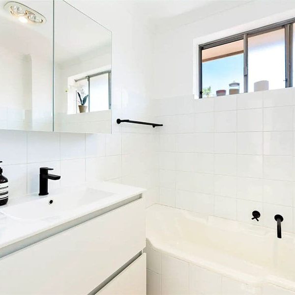 bondi-beach-home-buyers-bathroom