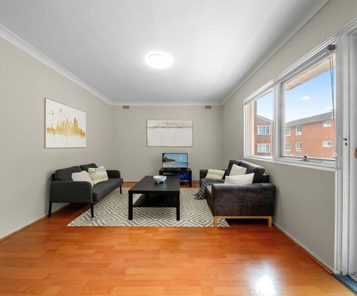Buyers Agent Purchase in Eastlakes - Living Room